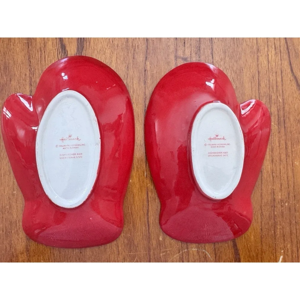 Hallmark Red Mittens Vintage‎ Dish Set of 2 Christmas Holiday Snack Bowls No Box